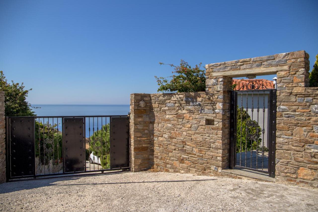 Aprovaton Eleni'S Guesthouse מראה חיצוני תמונה