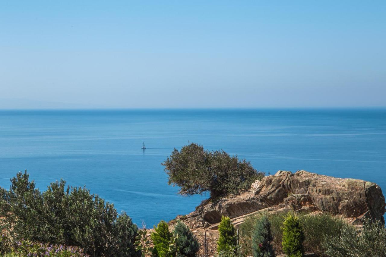 Aprovaton Eleni'S Guesthouse מראה חיצוני תמונה