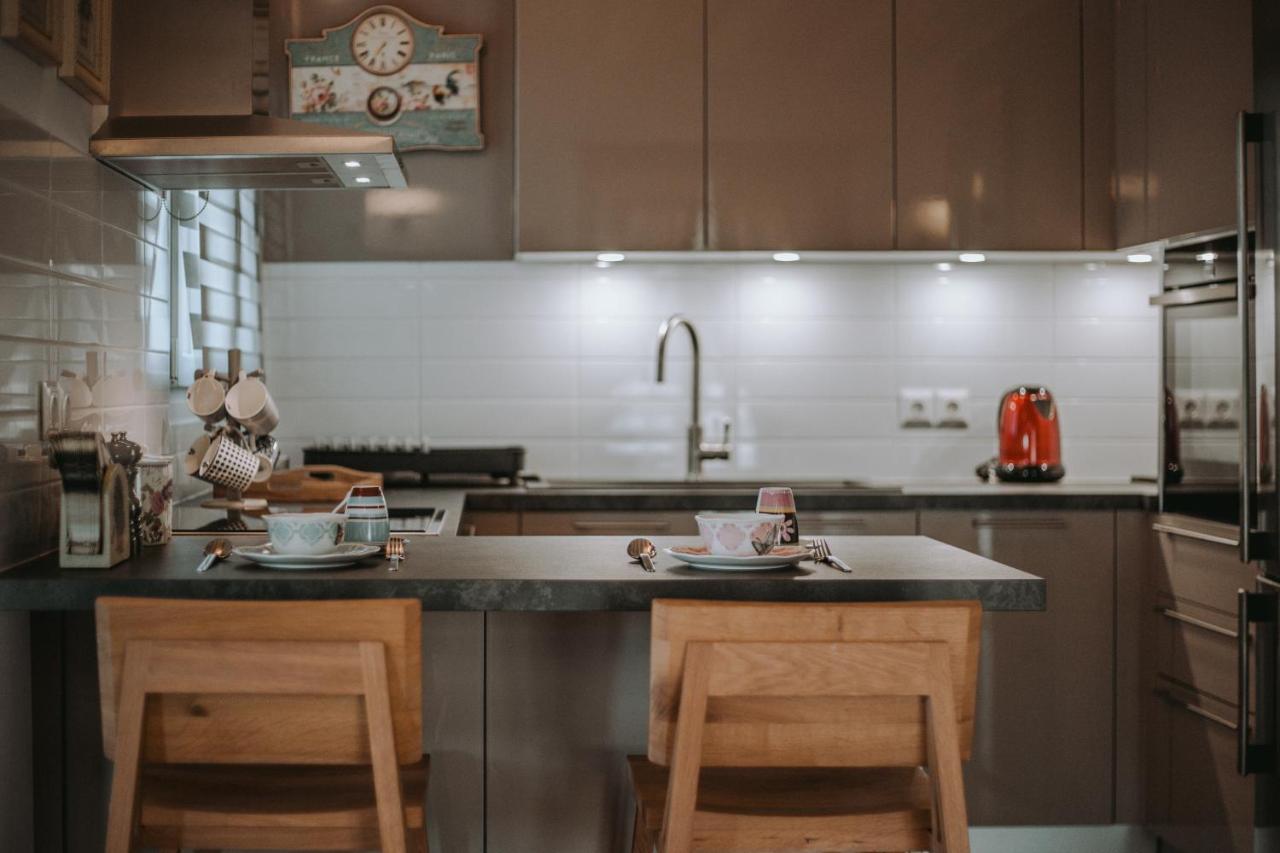 Aprovaton Eleni'S Guesthouse מראה חיצוני תמונה