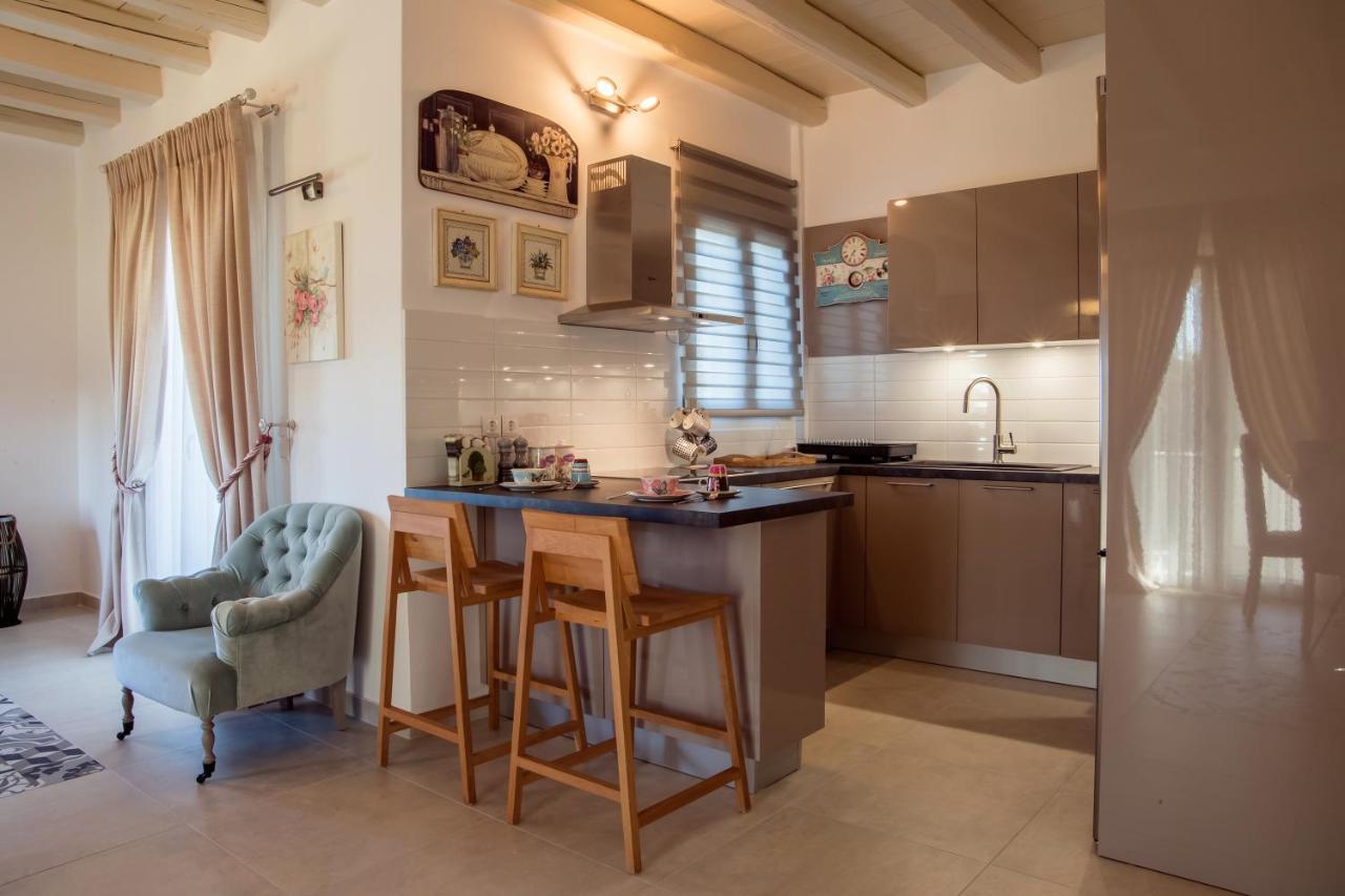 Aprovaton Eleni'S Guesthouse מראה חיצוני תמונה