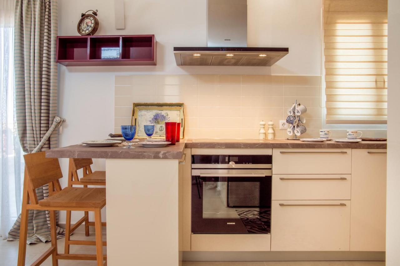 Aprovaton Eleni'S Guesthouse מראה חיצוני תמונה