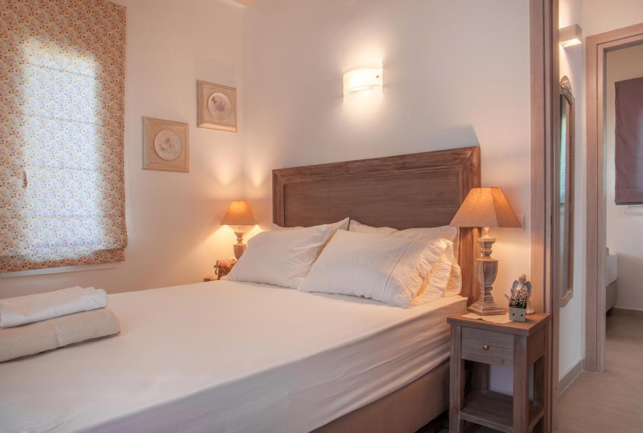 Aprovaton Eleni'S Guesthouse מראה חיצוני תמונה